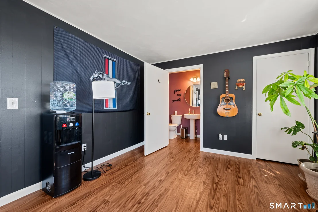Photo of 32 Burr Avenue