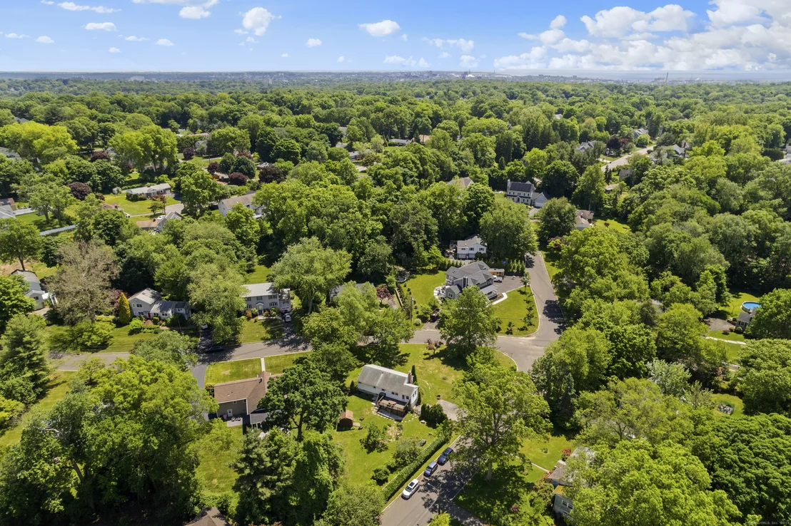 Photo of 252 Lakeview Drive