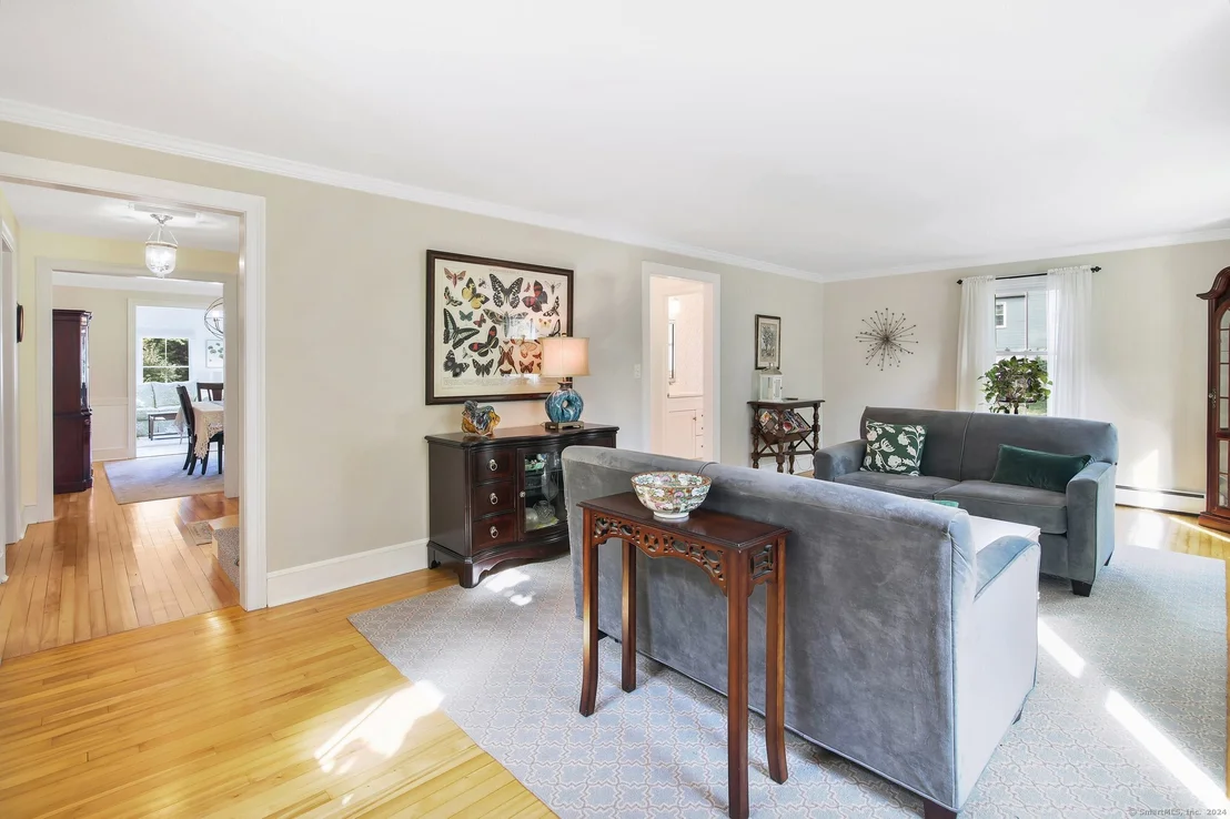 Photo of 21 Colonial Drive
