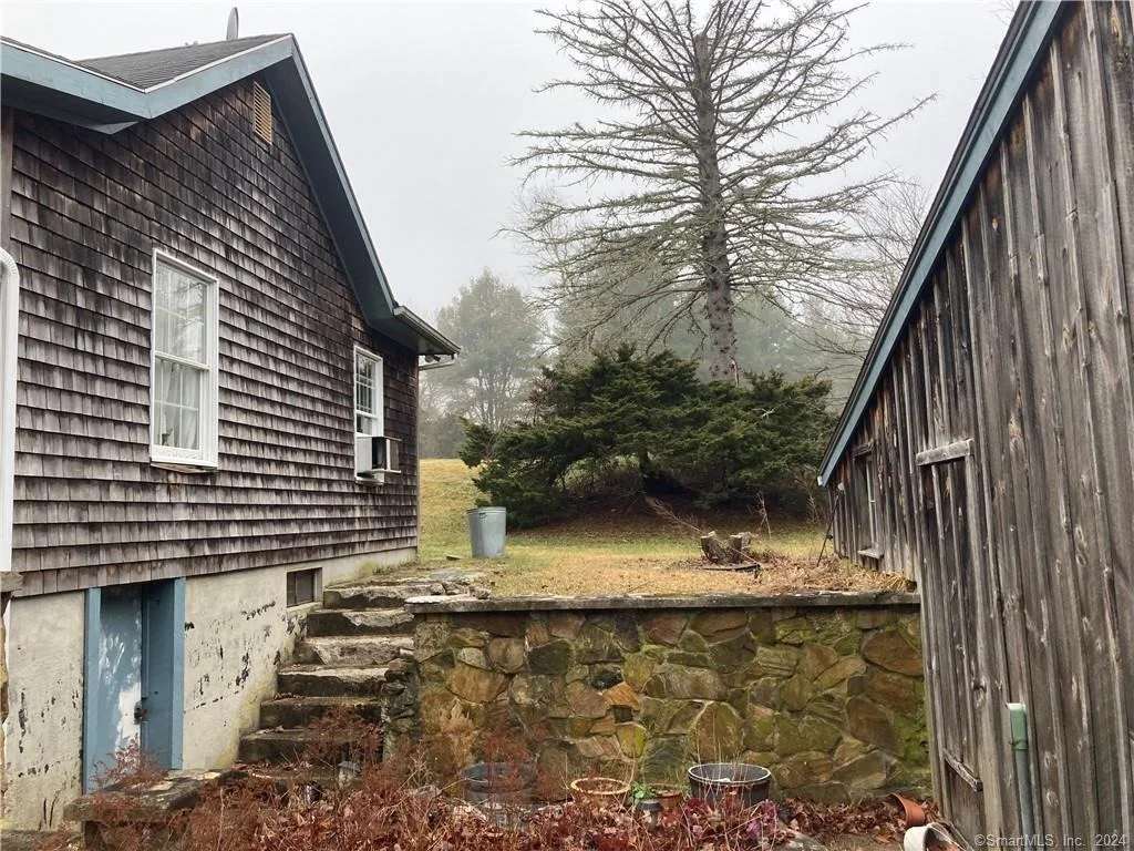 Photo of 319 Mashentuck Road