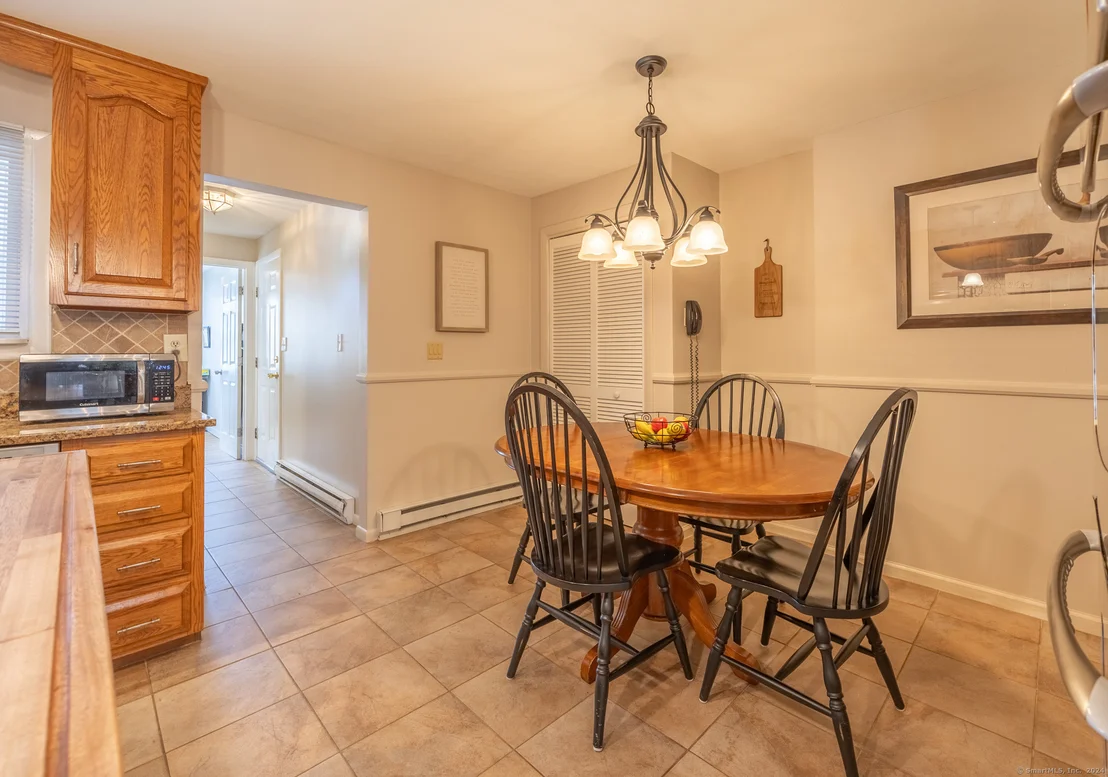 Photo of 466 Juniper Lane