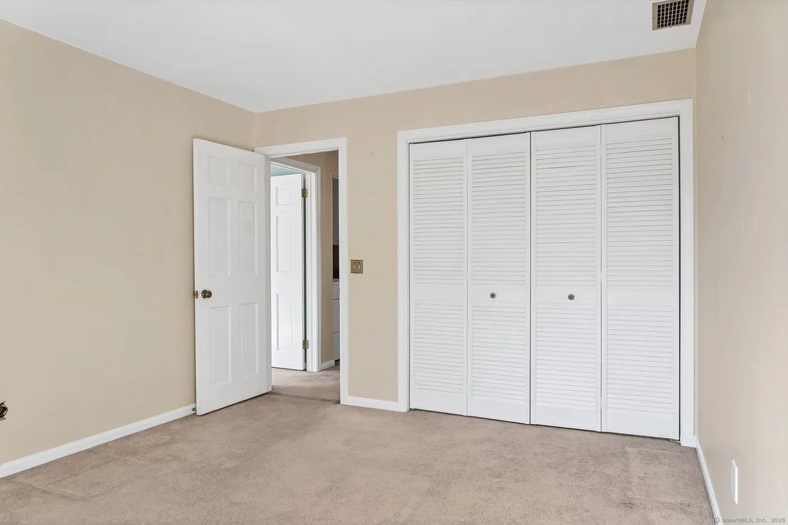 Photo of Unit APT7B at 91 Riverview Road