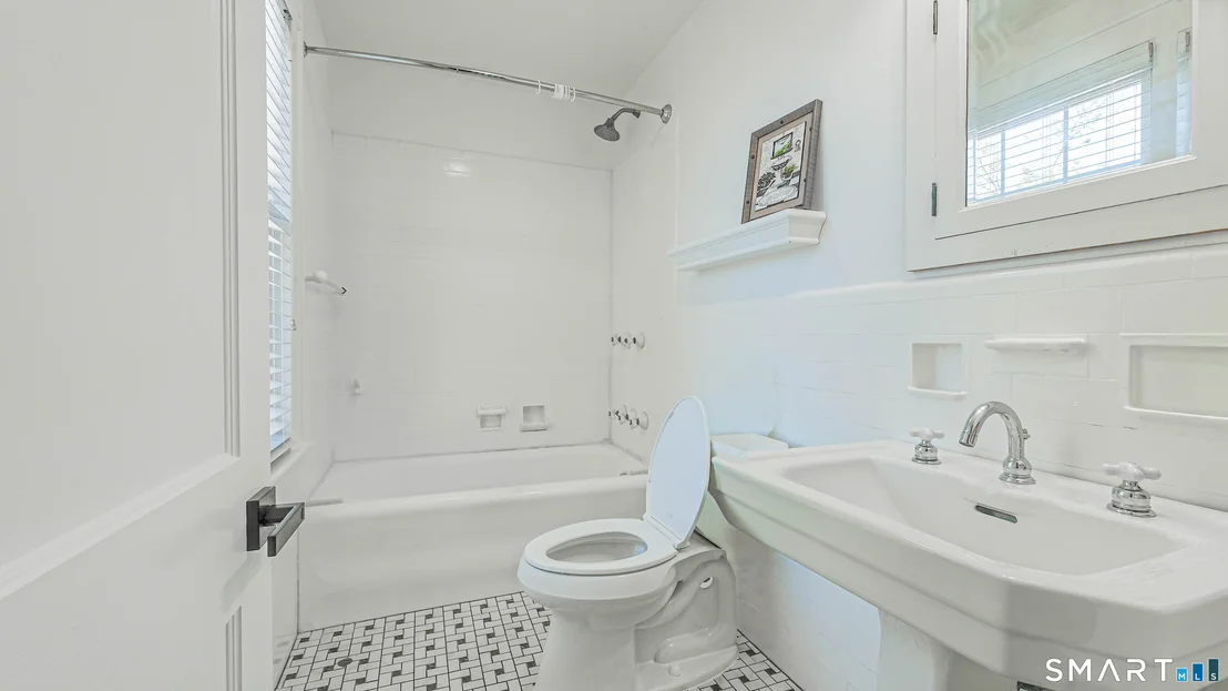 Photo of 1210 Laurel Avenue