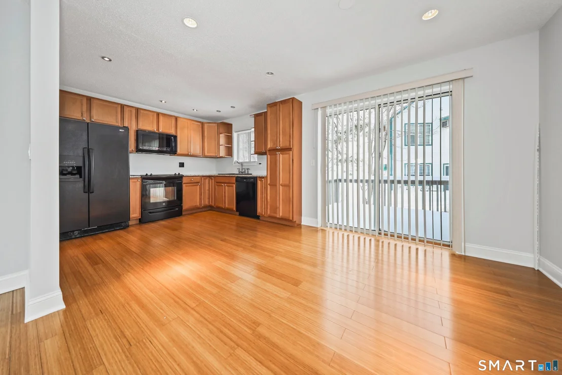 Photo of Unit 11D at 925 Oronoke Road