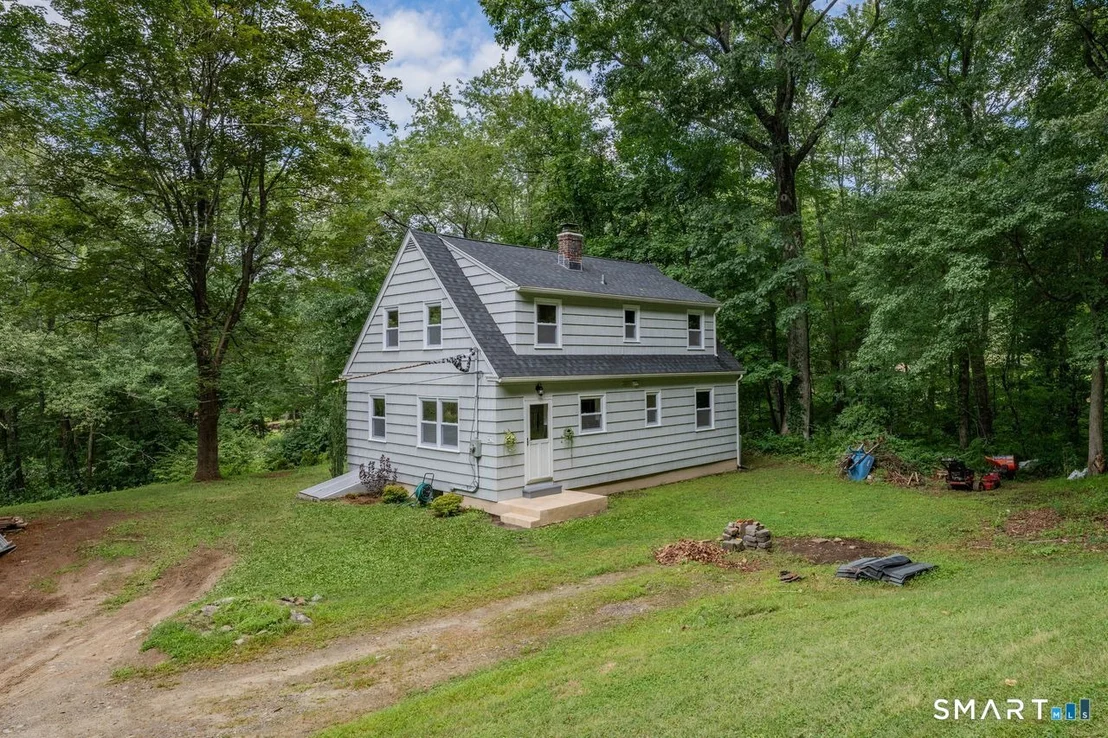 Photo of 425 Lakeside Road