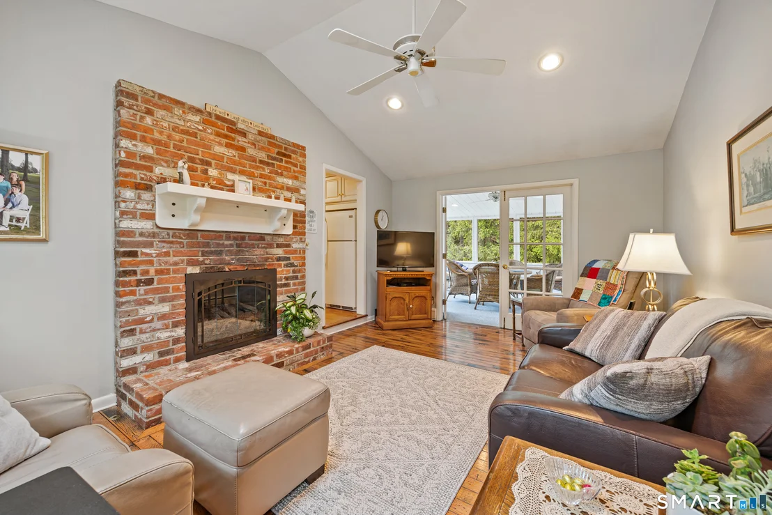 Photo of 230 Wallingford Road