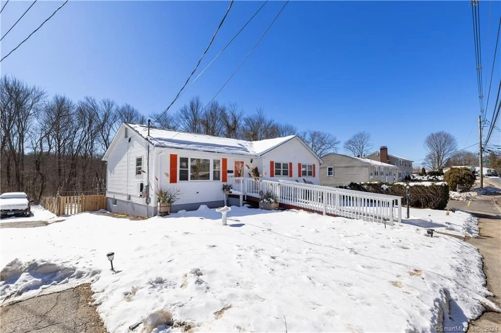 Photo of 498 Scott Road