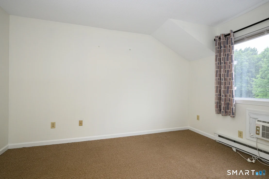 Photo of Unit 25D at 925 Oronoke Road
