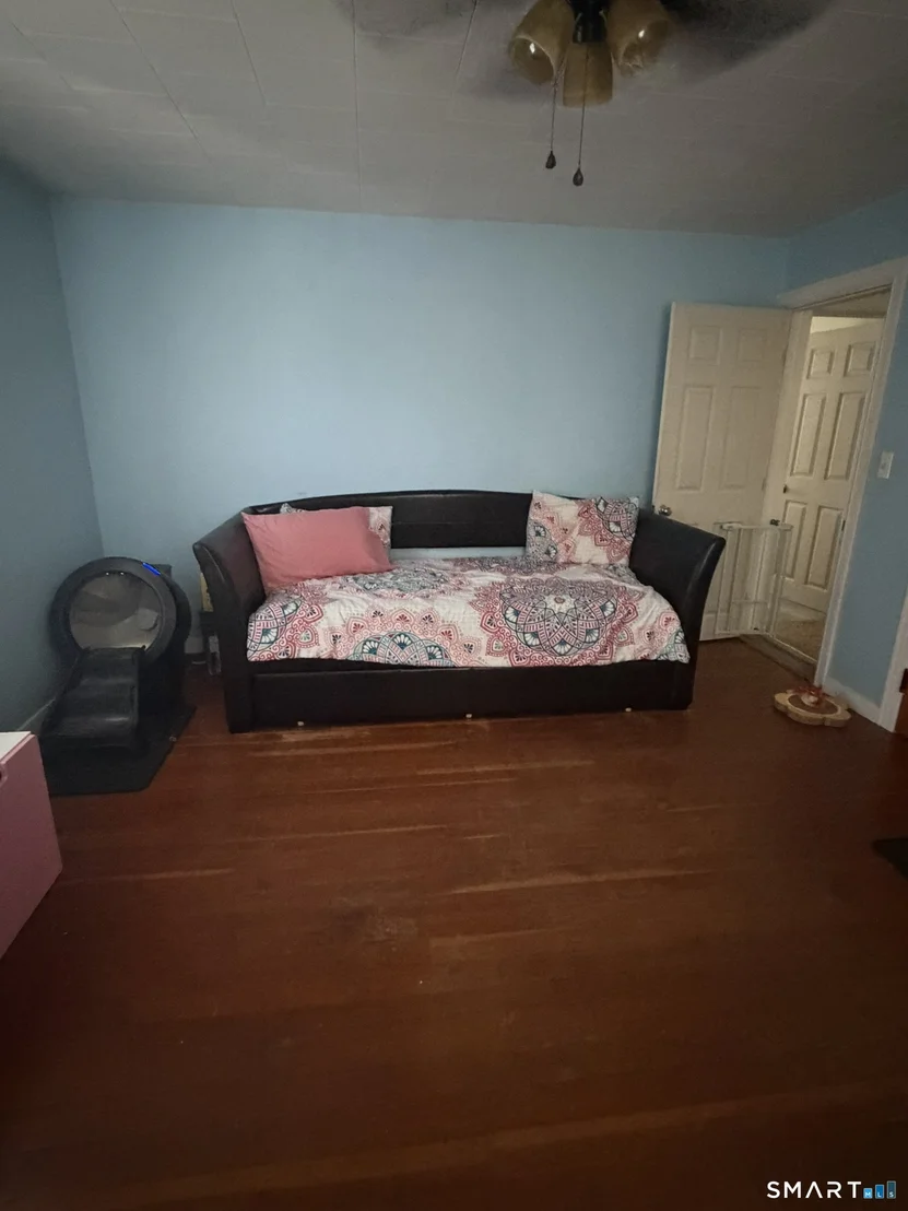 Photo of 517 Davis Road