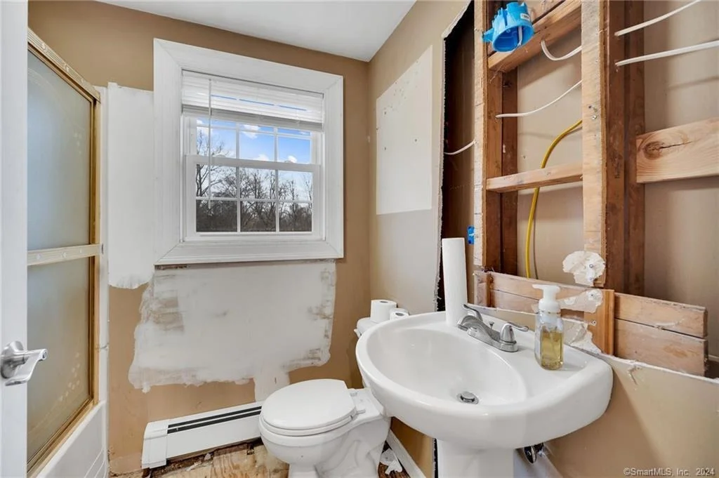 Photo of 402 Long Hill Road