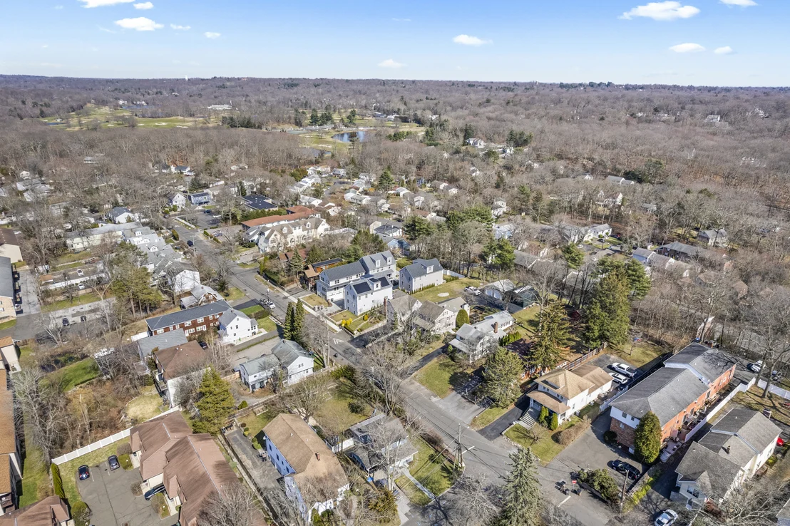 Photo of 143 Highview Avenue