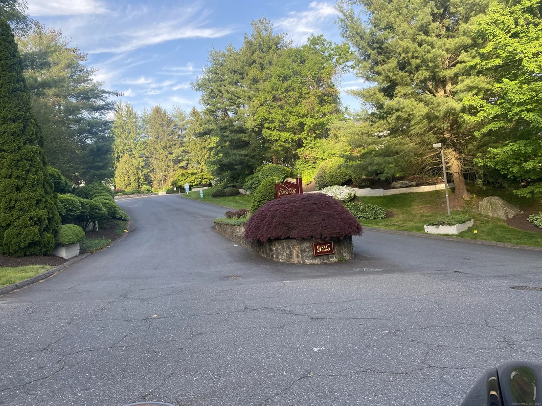 Photo of Unit 30D at 925 Oronoke Road