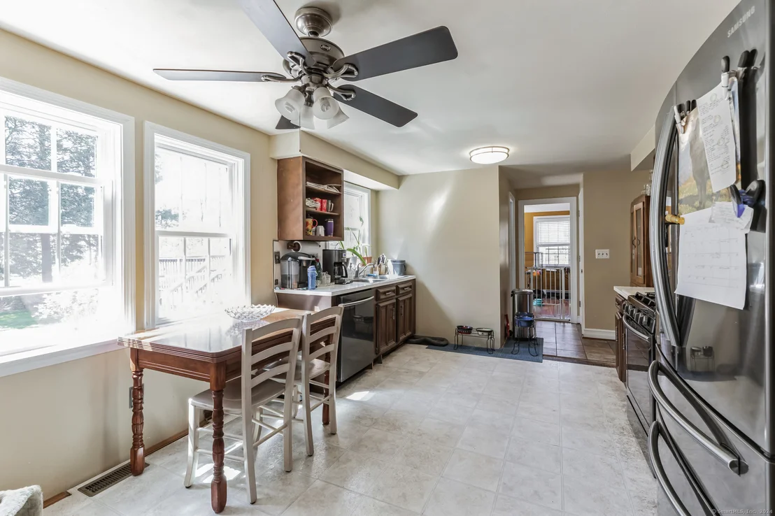 Photo of 385 Hillfield Road