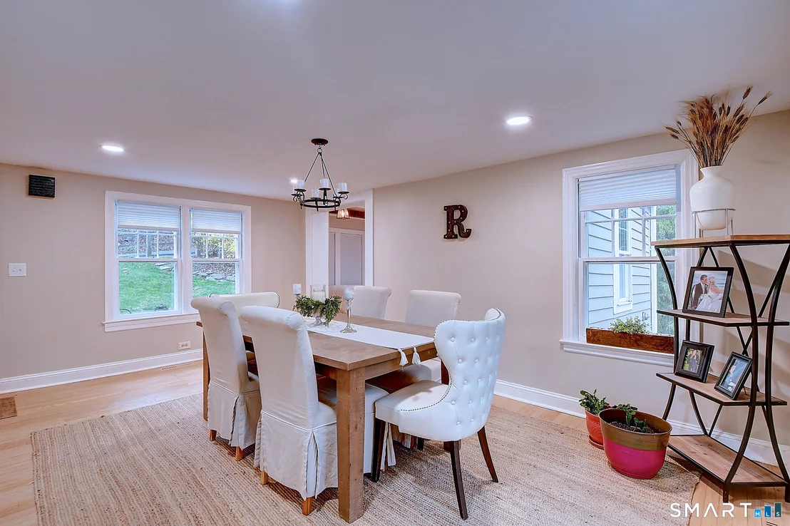 Photo of 27 Chestnut Hill Road