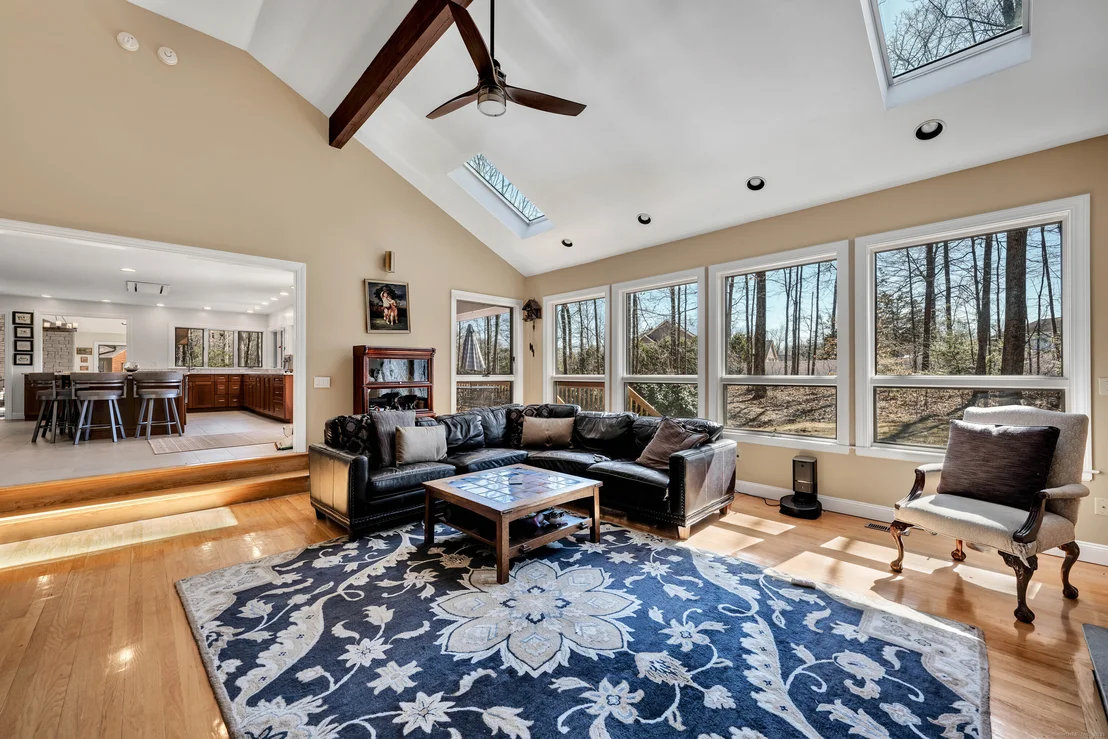 Photo of 349 Star Drive
