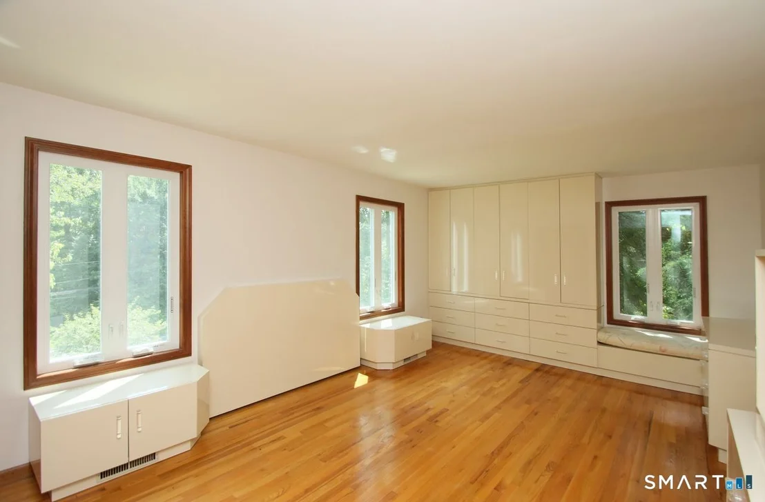 Photo of 328 Saybrook Road
