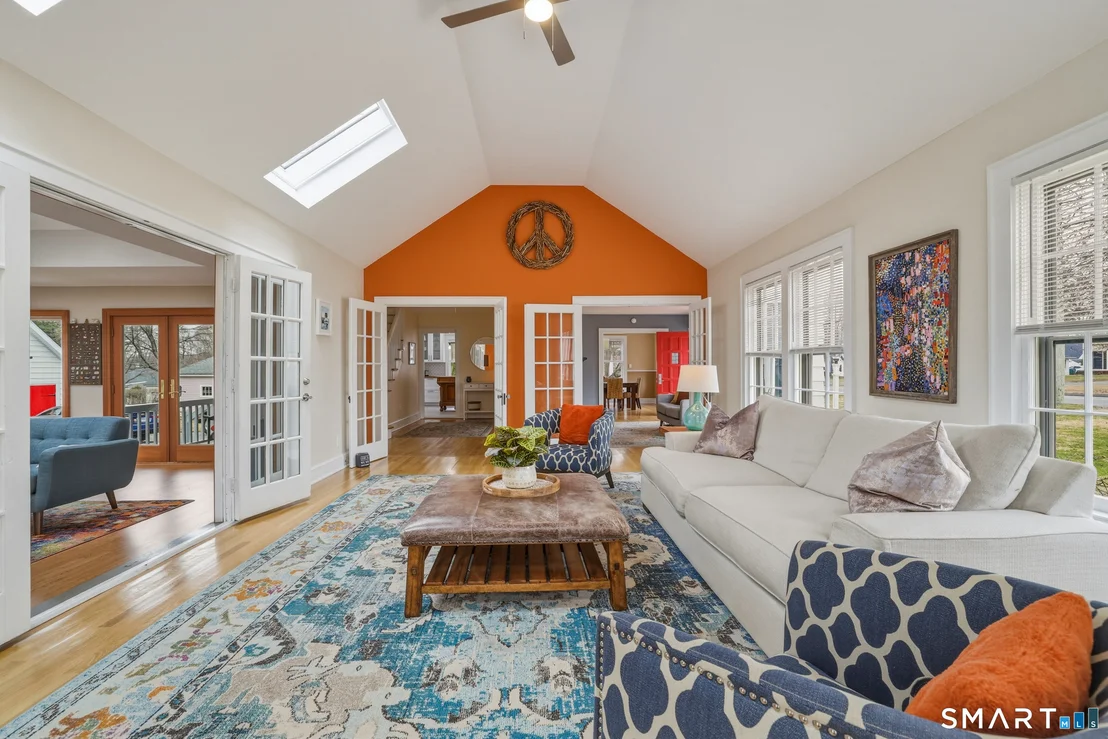 Photo of 365 Maple Avenue
