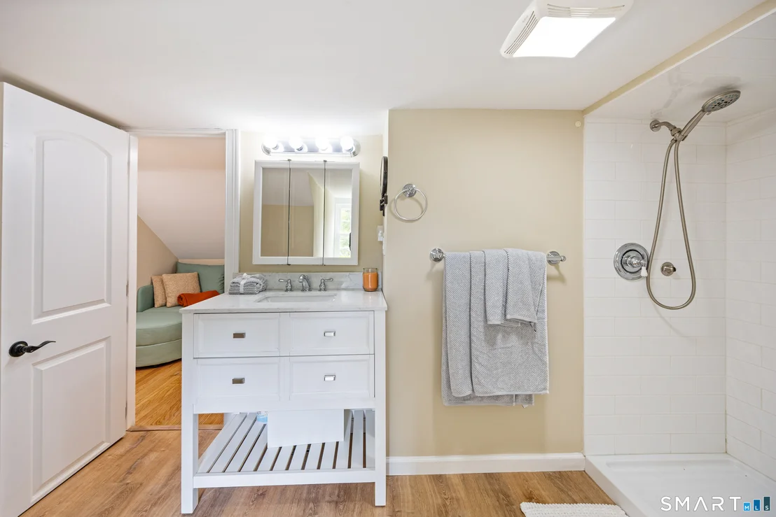 Photo of 20 Hydelor Avenue