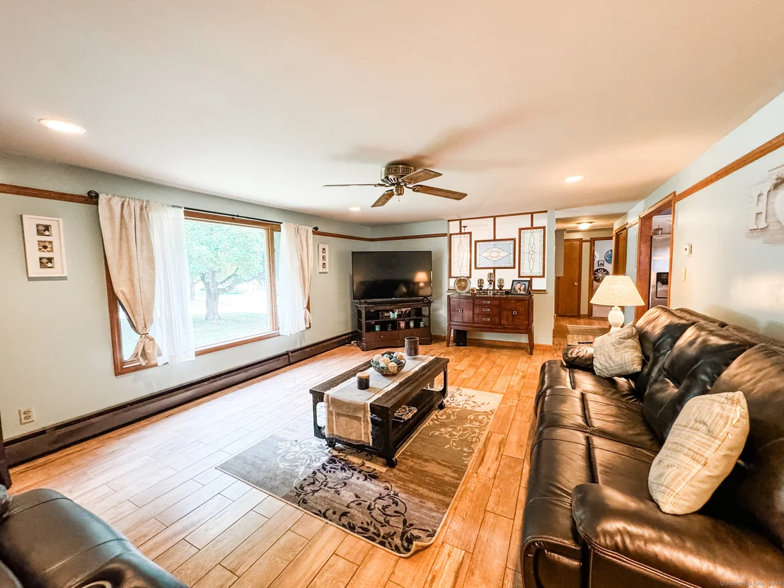 Photo of 33 Fairway Drive