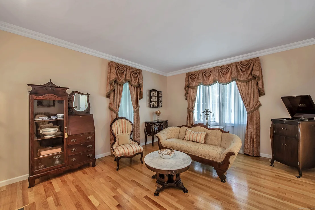 Photo of 106 Barnes Hill Road
