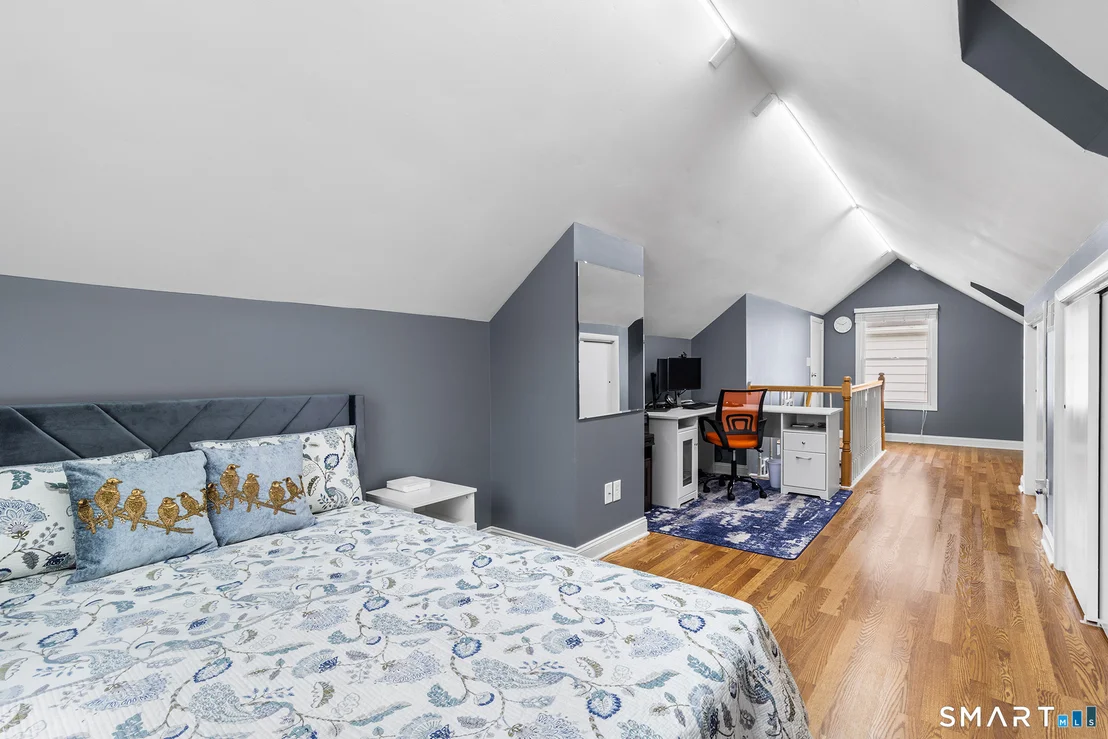 Photo of 1710 Stratfield Road