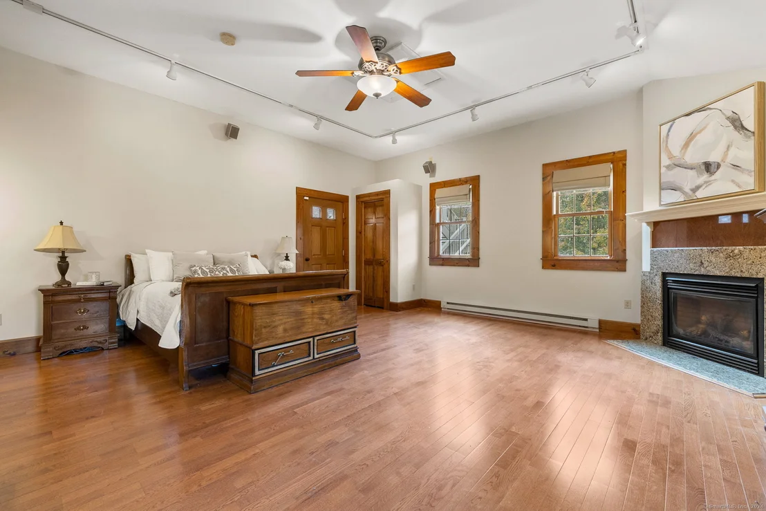 Photo of 297 Skinner Lane