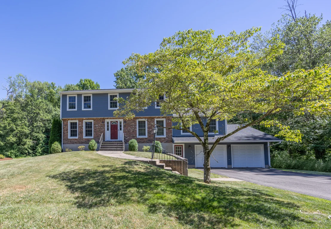 Photo of 79 Vineyard Drive