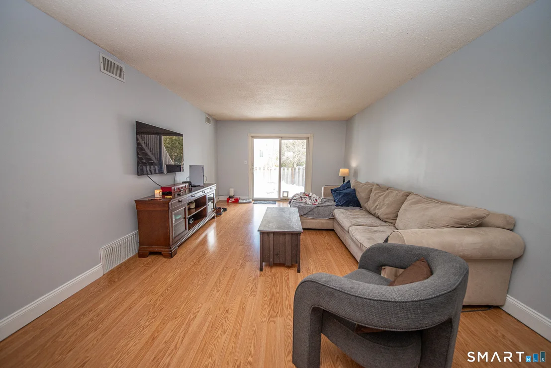 Photo of Unit F at 4 Georgetown Drive