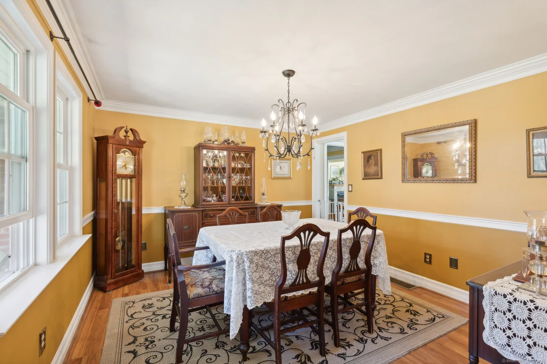 Photo of 385 Hillfield Road