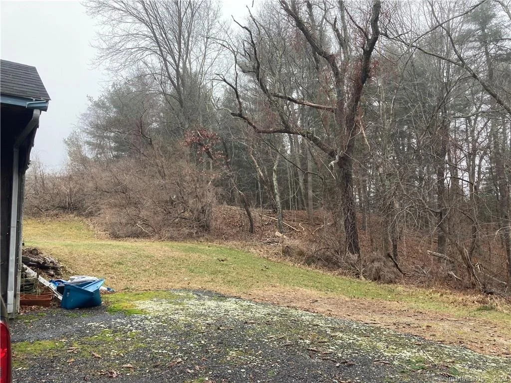 Photo of 319 Mashentuck Road
