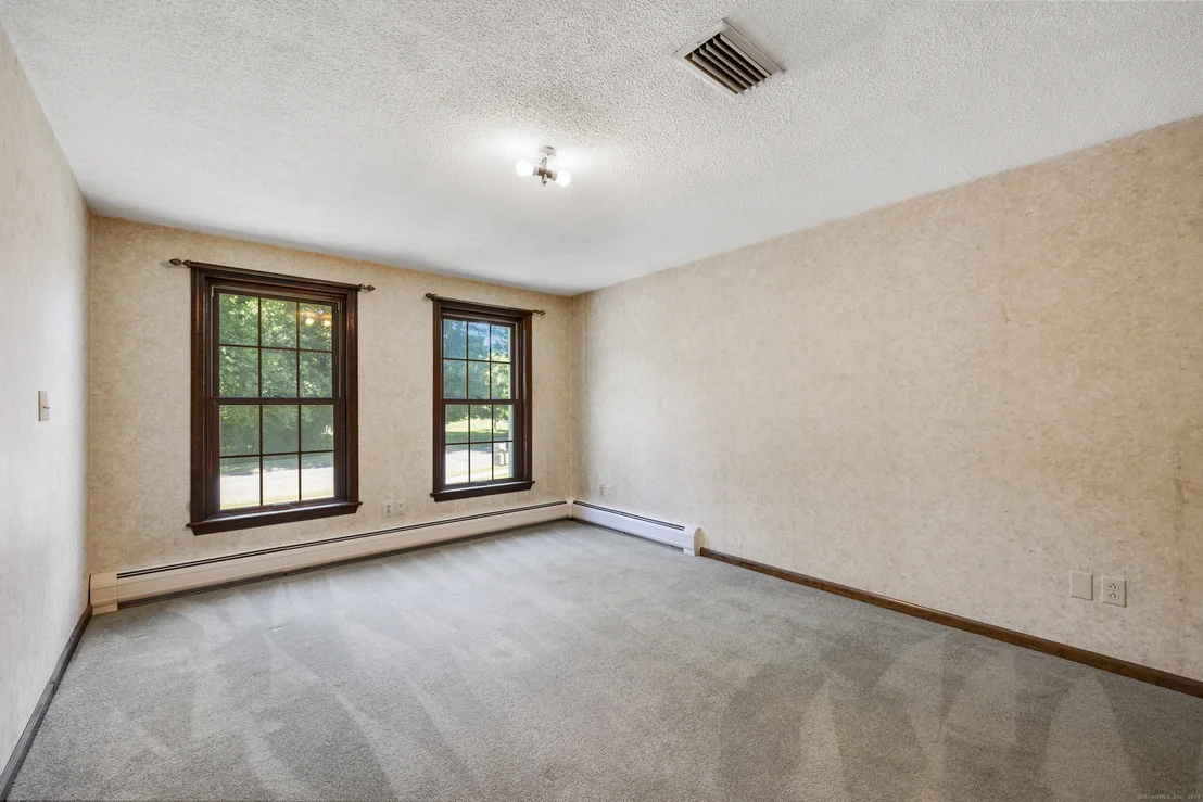 Photo of 79 Vineyard Drive