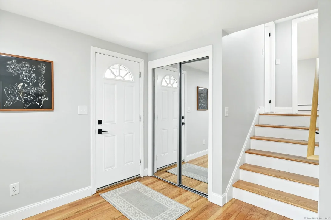 Photo of 843 Overhill Drive