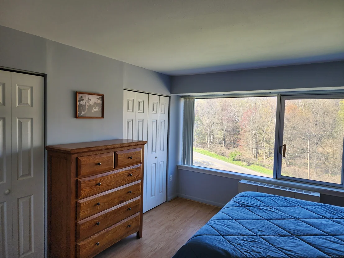 Photo of Unit APT503 at 1310 Berlin Turnpike