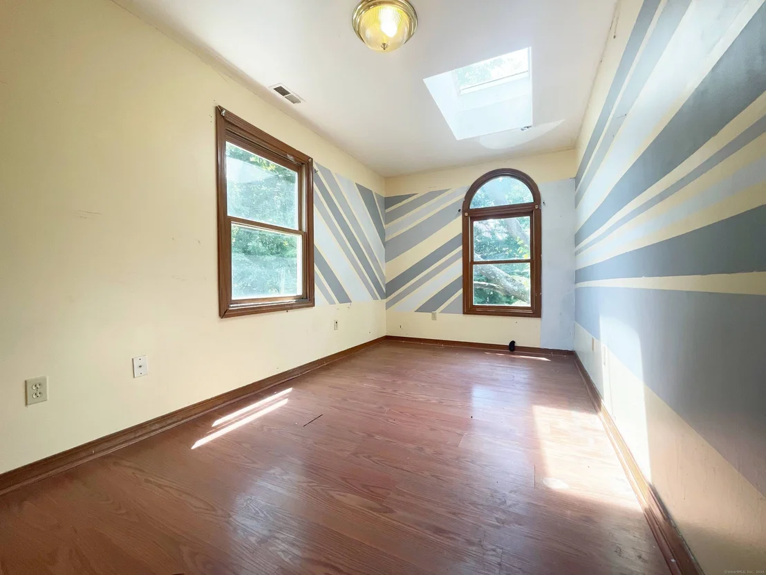 Photo of 8 Hillside Avenue