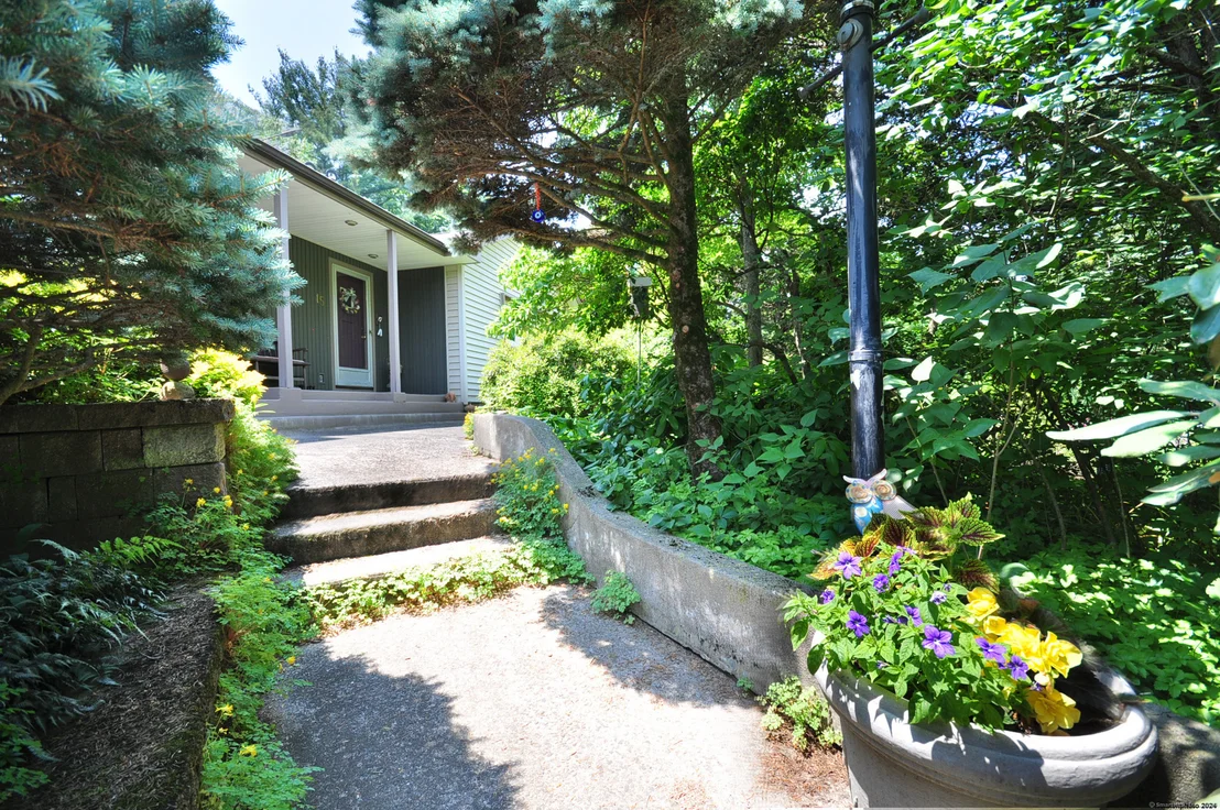 Photo of 15 Harmony Hill Road