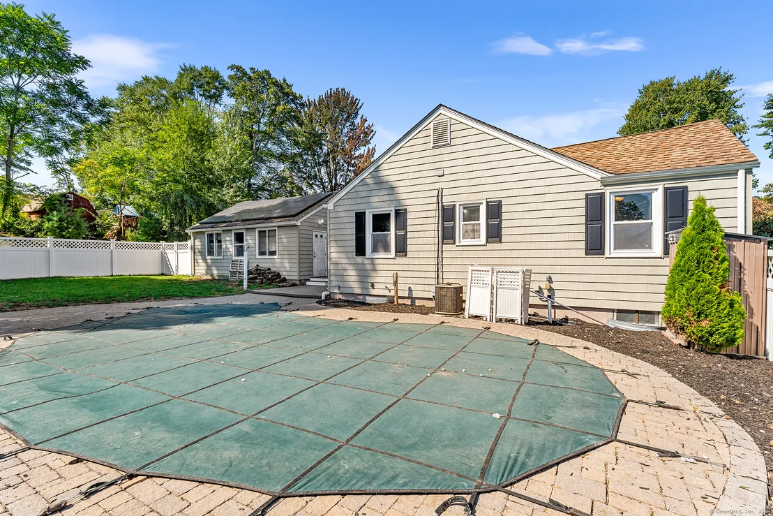 Photo of 165 Giddings Avenue