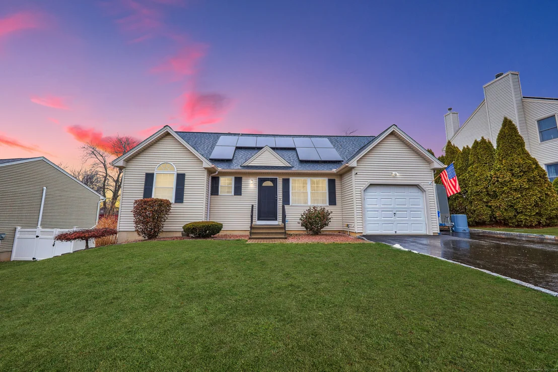 Photo of 242 Kendall Circle