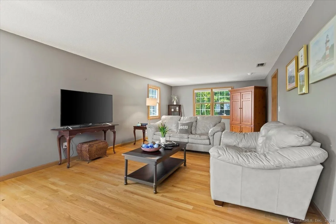 Photo of 461 Addison Road