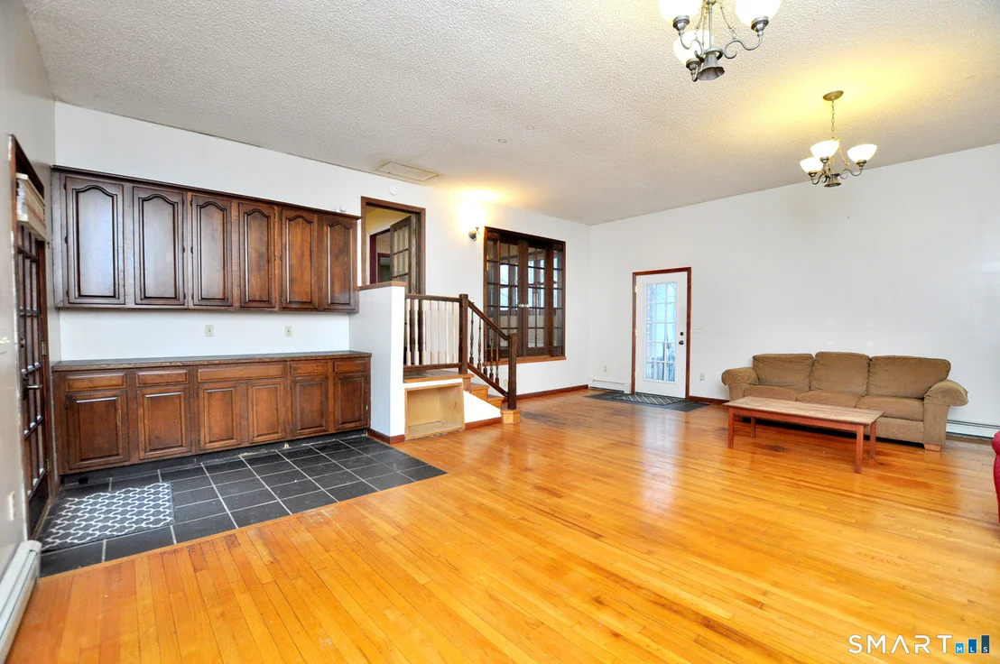 Photo of 121 Wedgewood Drive