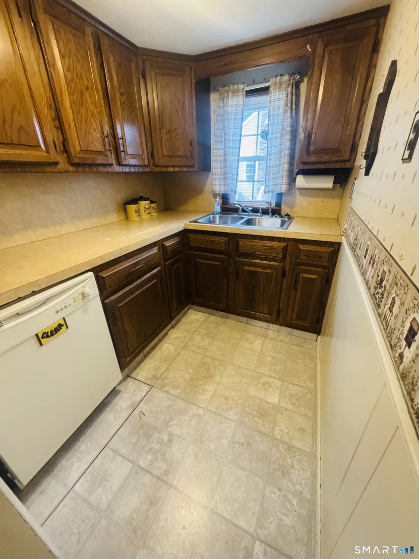 Photo of 99 Squaw Rock Road