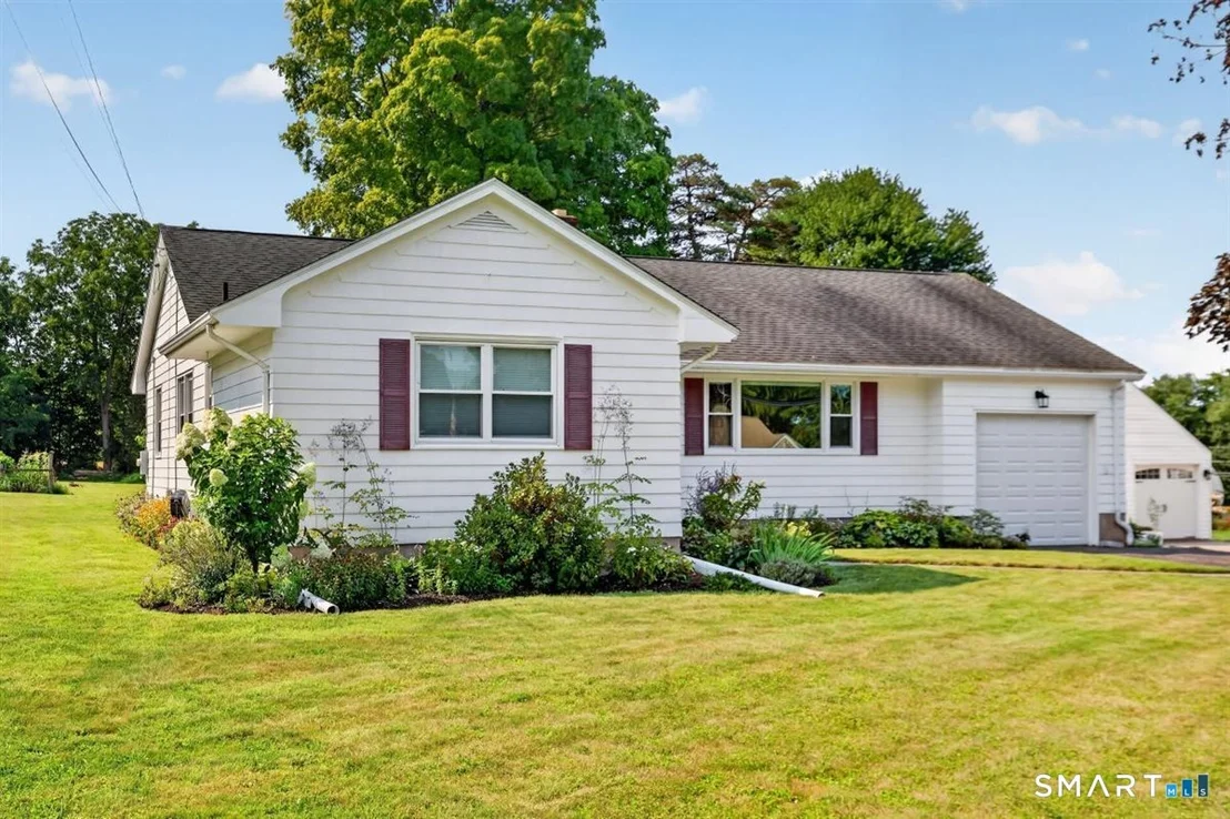Photo of 366 Hackmatack Street