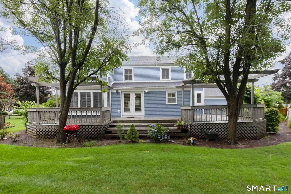 Photo of 140 Round Hill Road