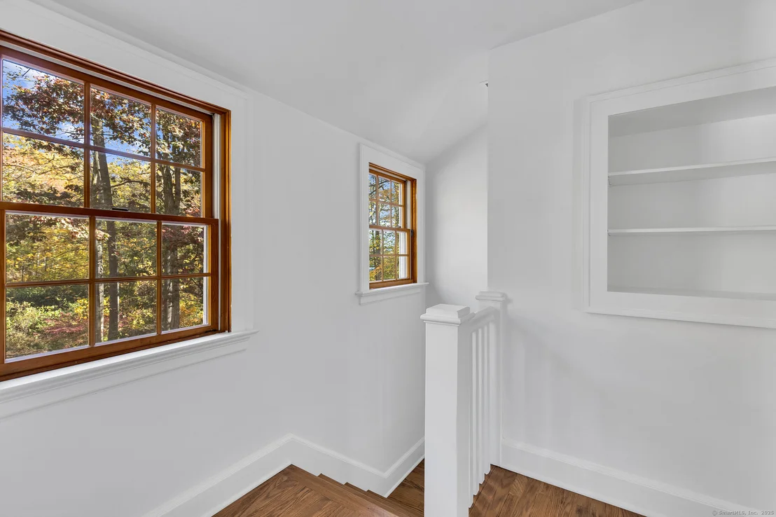 Photo of 31 Cedarhurst Lane