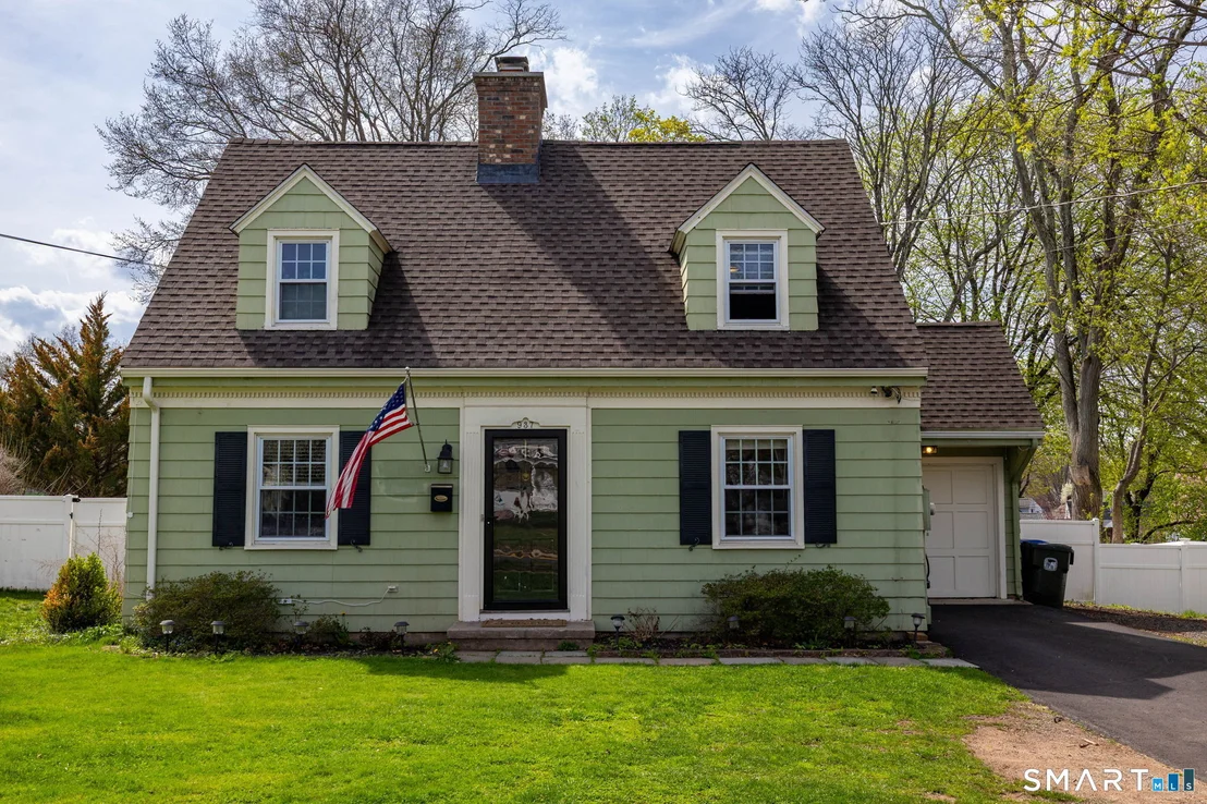 Photo of 937 Main Street