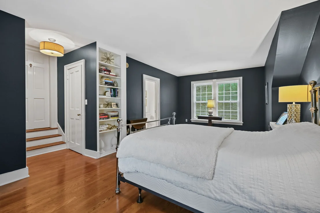 Photo of 330 Ridgefield Road