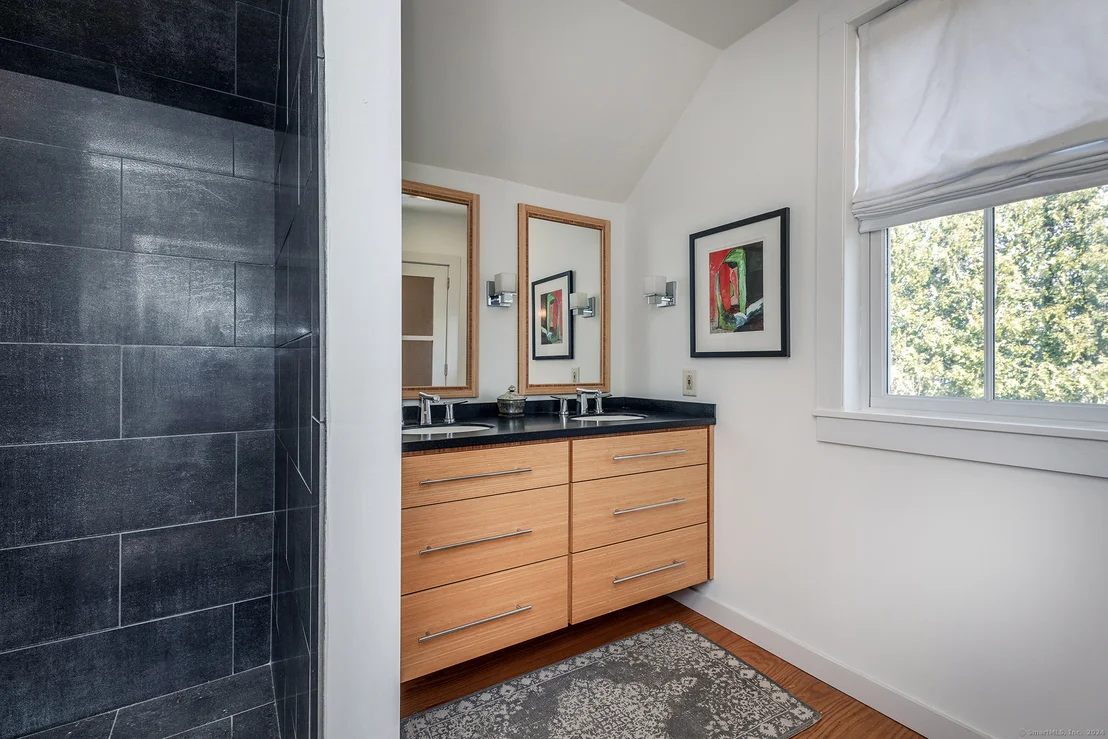 Photo of 231 Maple Street