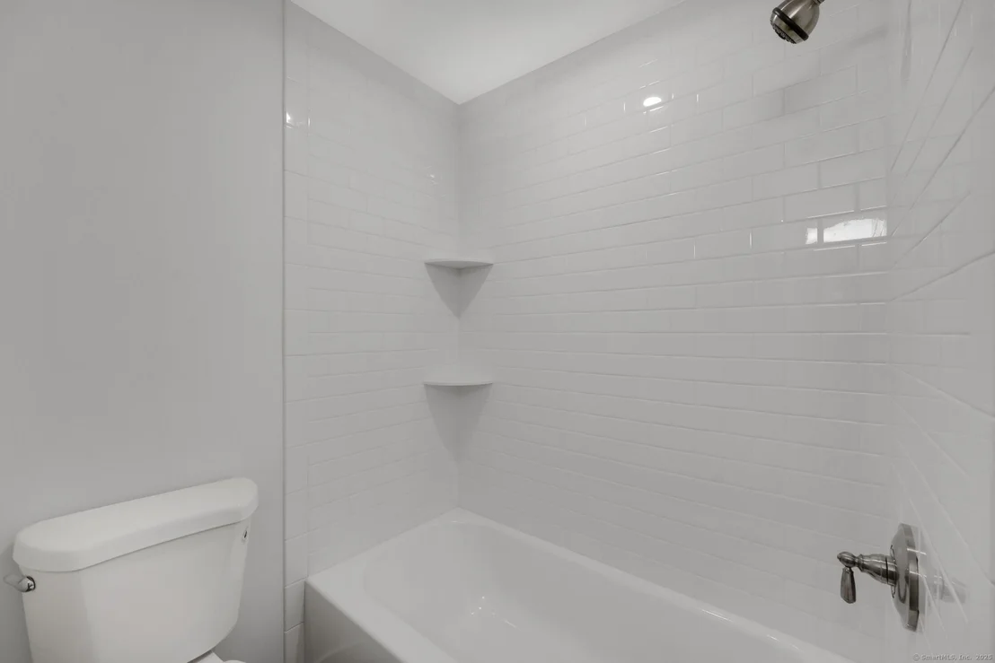 Photo of 527 Merrow Road