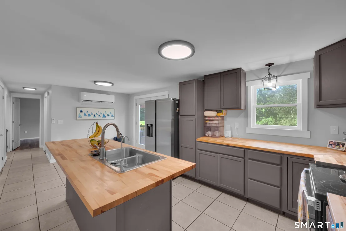 Photo of 254 Lynch Road