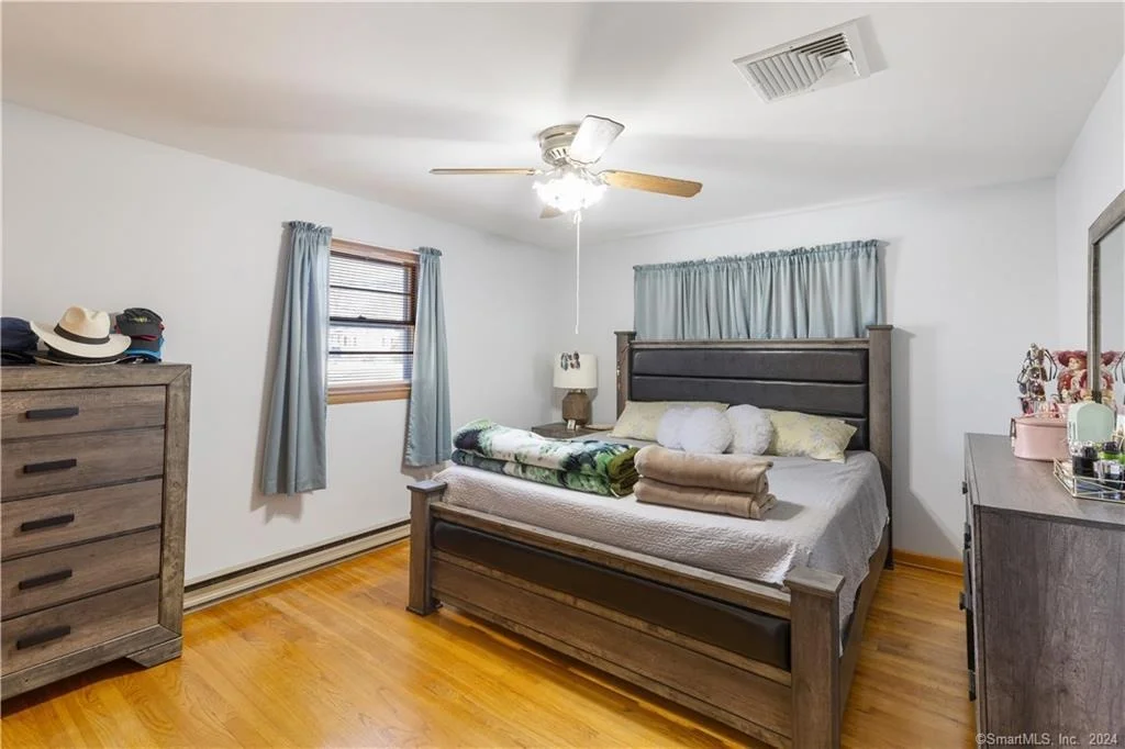 Photo of 498 Scott Road