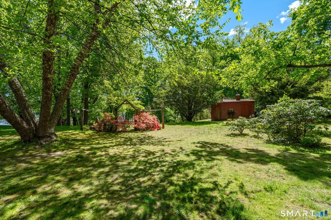 Photo of 921 Thompsonville Road